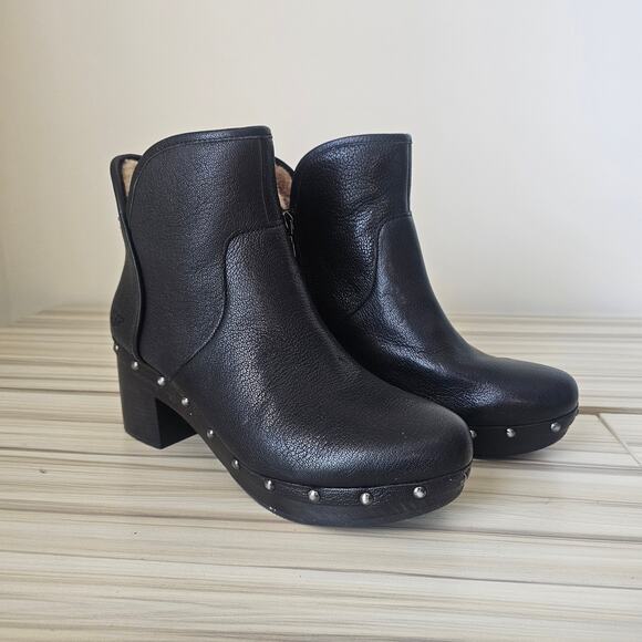 UGG Cam II Black Leather Studded Ankle Boots Size 9 - Picture 1 of 10